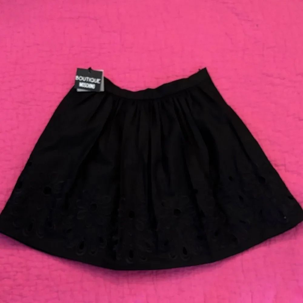 NWT Moschino Boutique Black Circle Skirt with Eyelet Floral embroidered Hem, US6